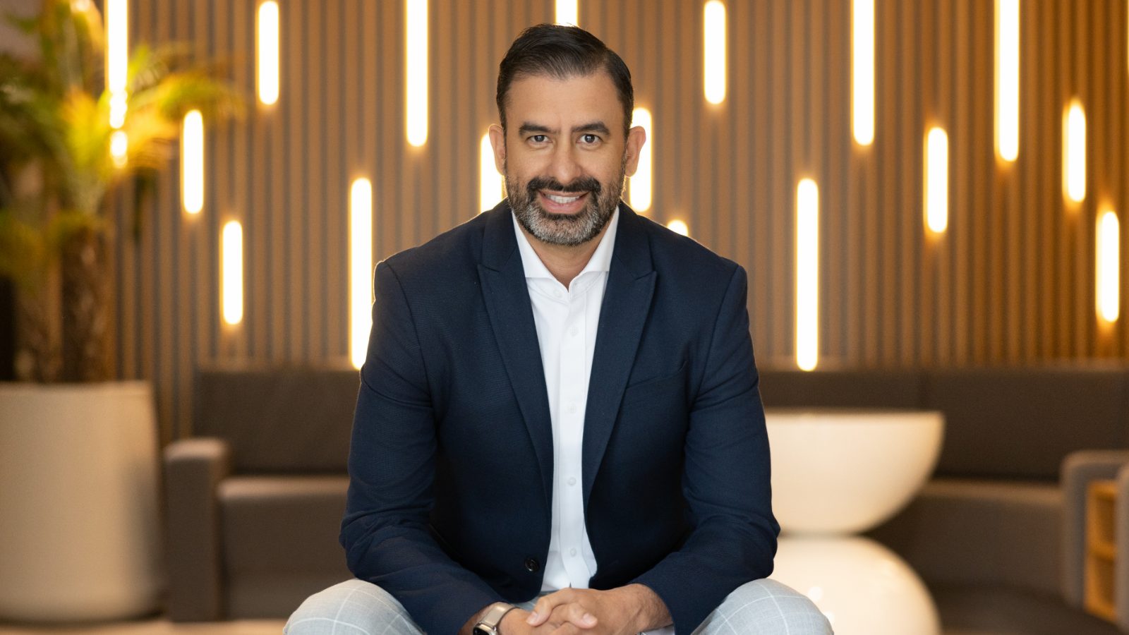 eXp founder Glenn Sanford hands global leadership to Leo Pareja